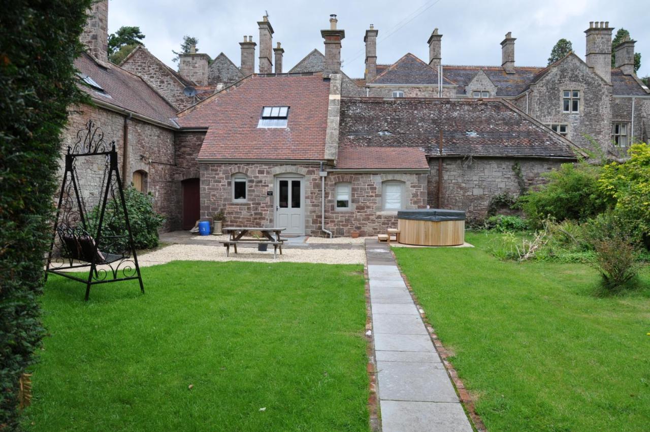 Cecile'S Cottage At Cefn Tilla Court, אסק מראה חיצוני תמונה