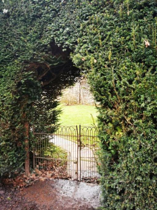 Cecile'S Cottage At Cefn Tilla Court, אסק מראה חיצוני תמונה