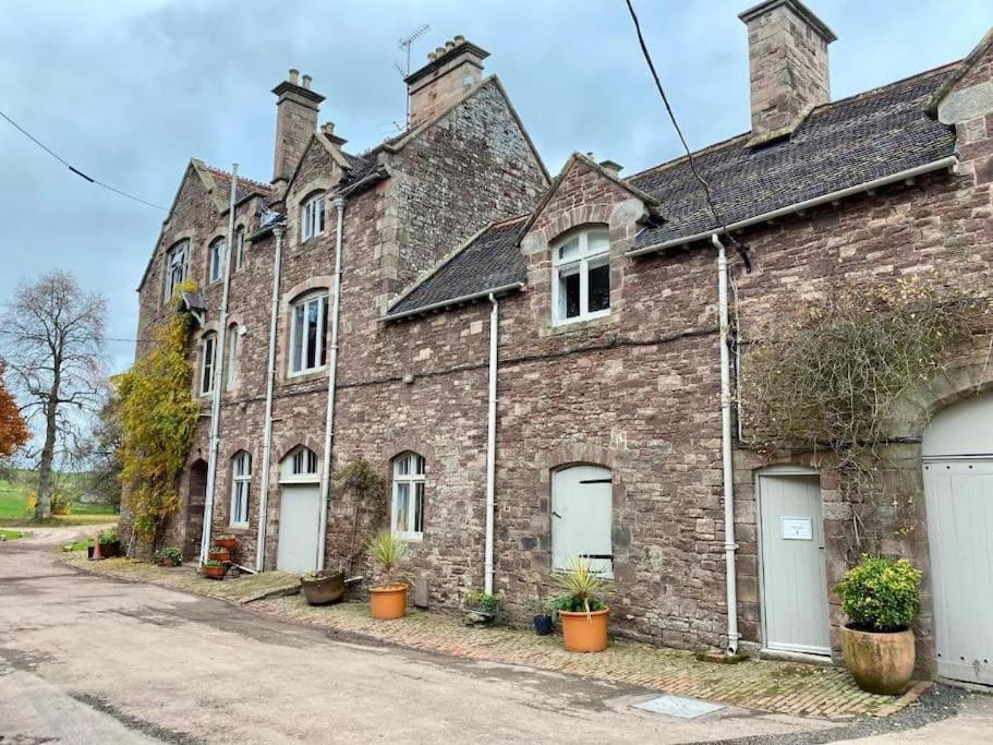 Cecile'S Cottage At Cefn Tilla Court, אסק מראה חיצוני תמונה